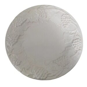 Bordallo Pinheiro White Grape Rim 9 3/8 Luncheon Plates - Set Of 2 - Excellent